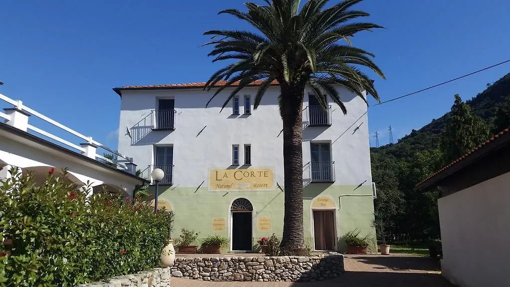 La Corte Natural Resort Pietra Ligure 0*,  Itália